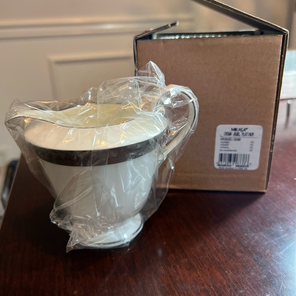 Mikasa Crown Jewel Platinum Creamer - Picture 8 of 8